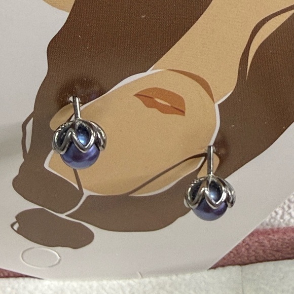 Pandora Retired Elegant Blue Pearl Stud Earrings Hard To Find - Picture 3 of 3